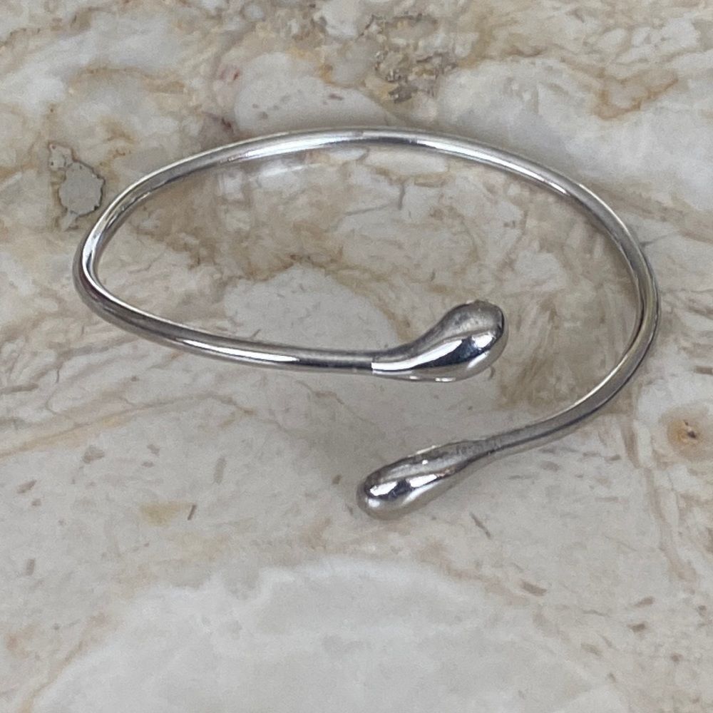 924 Sterling Silver Solid Teardrop Bypass Bracelet